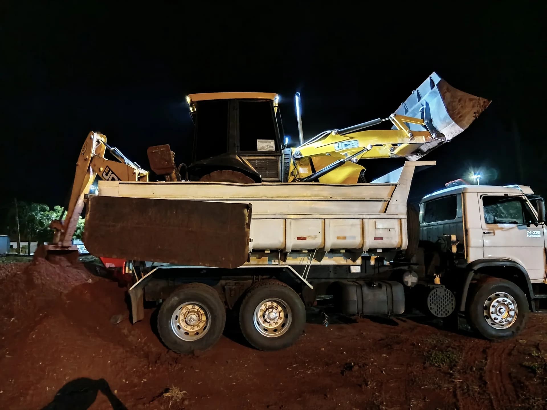 Locação de Caminhão Truck Cacamba - Serviços Em Sidrolândia e Região